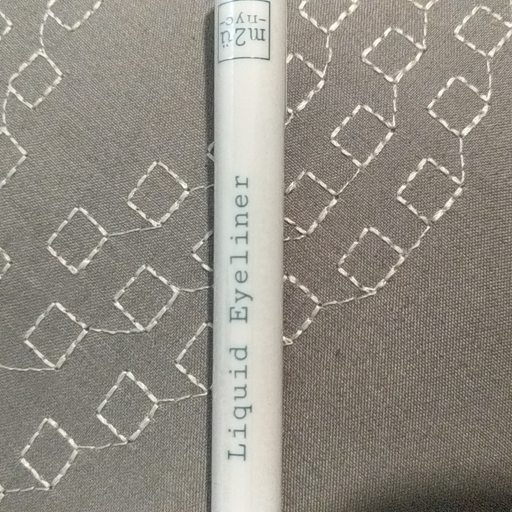 Black liquid eyeliner